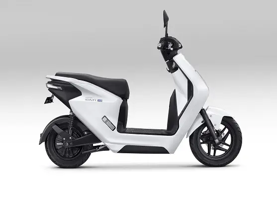 Scoopy Prestige White